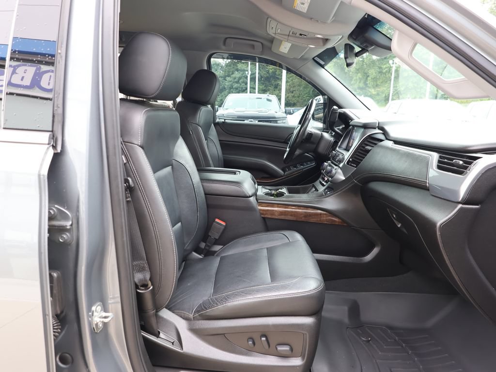Used 2019 Chevrolet Tahoe LT w/ Luxury Package AWD/4WD image 41