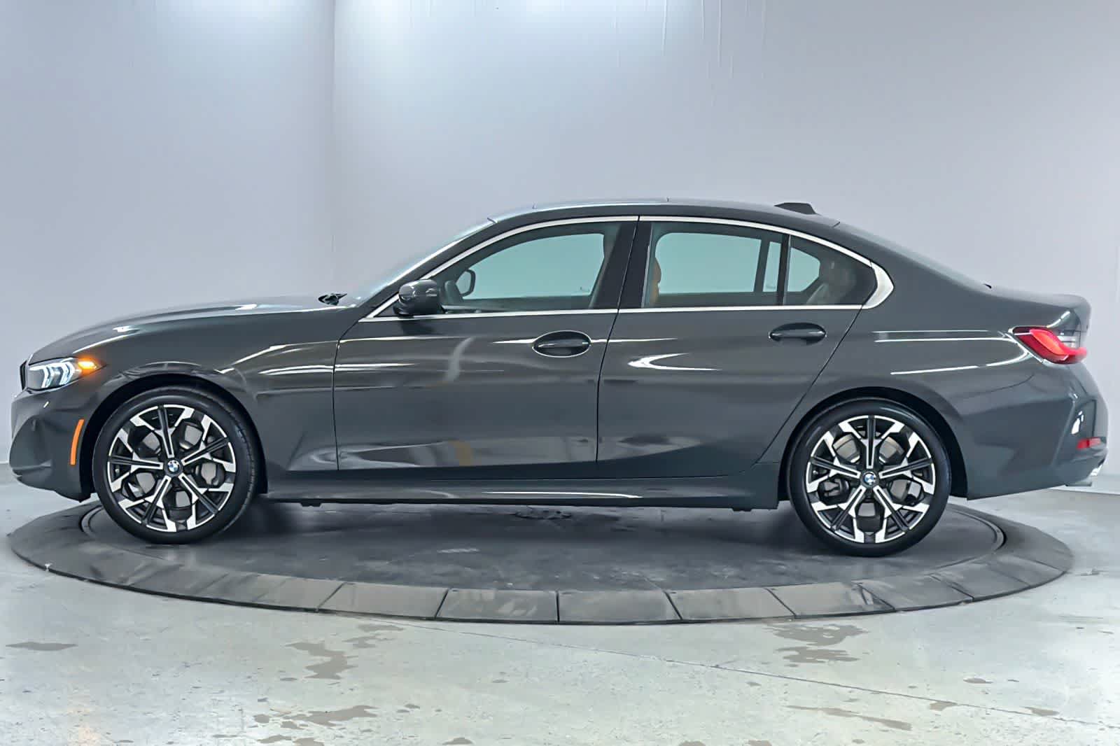 Used 2026 BMW 330i xDrive Sedan w/ Premium Package AWD/4WD image 5