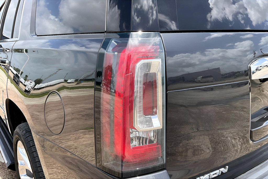 Used 2020 GMC Yukon Denali w/ Denali Ultimate Package RWD image 20