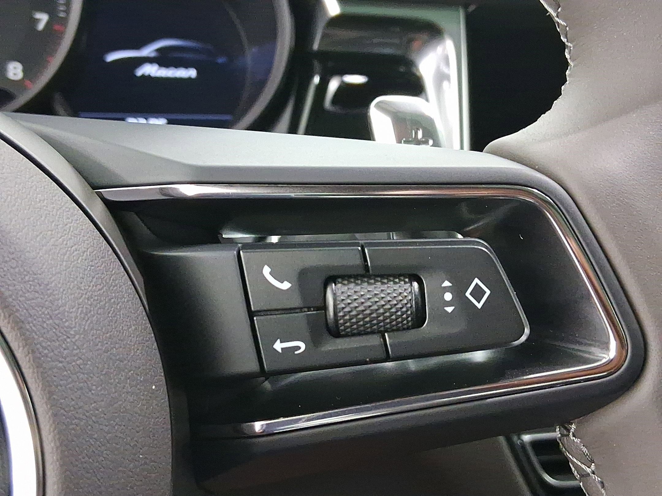 Used 2026 Porsche Macan image 23