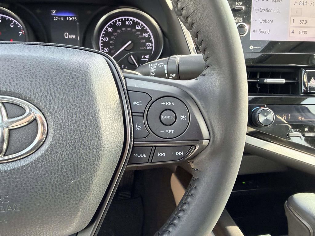 Certified 2022 Toyota Camry SE image 7