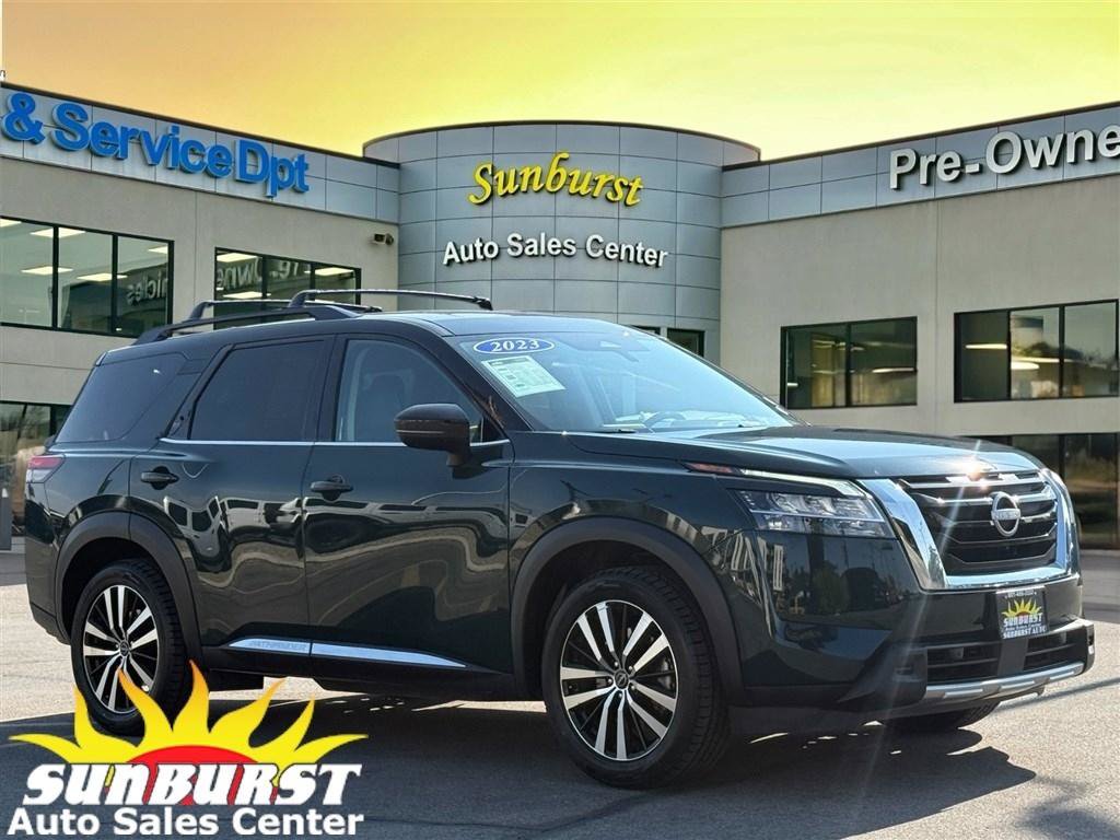 Used 2023 Nissan Pathfinder Platinum AWD/4WD image 1