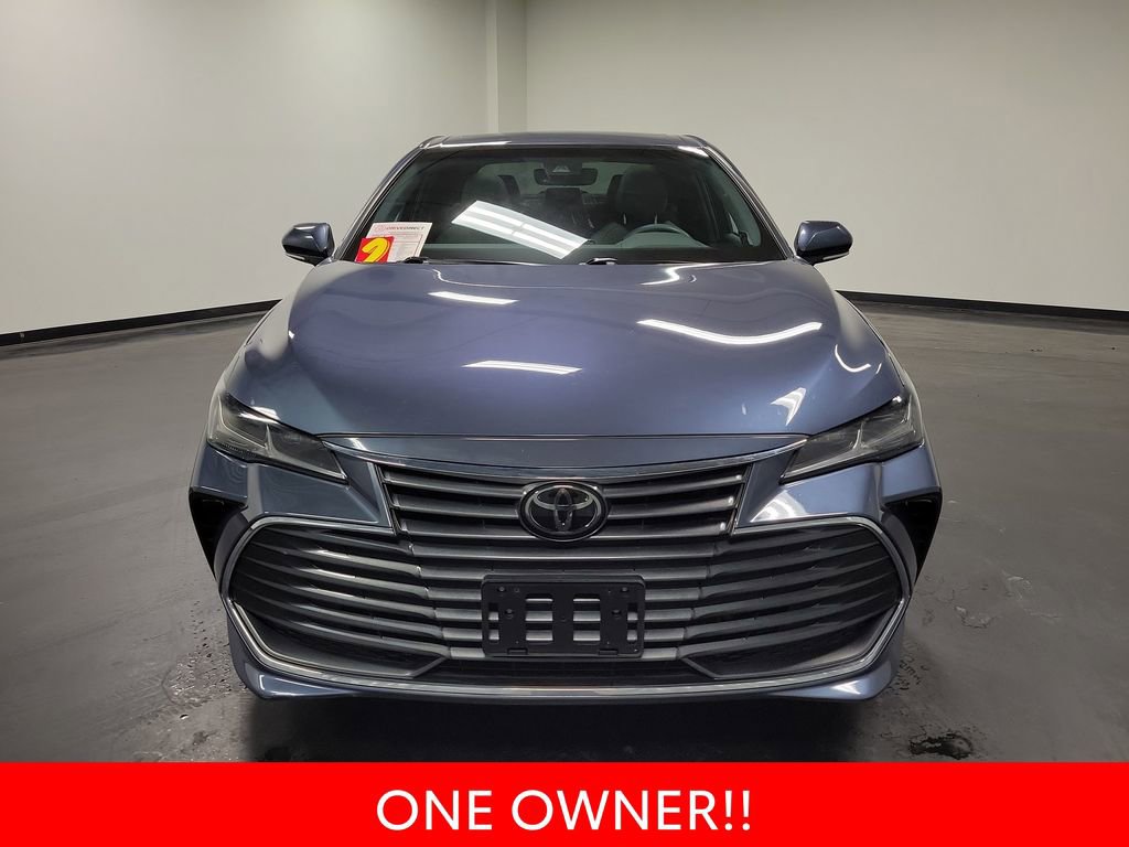 Used 2019 Toyota Avalon XLE image 3