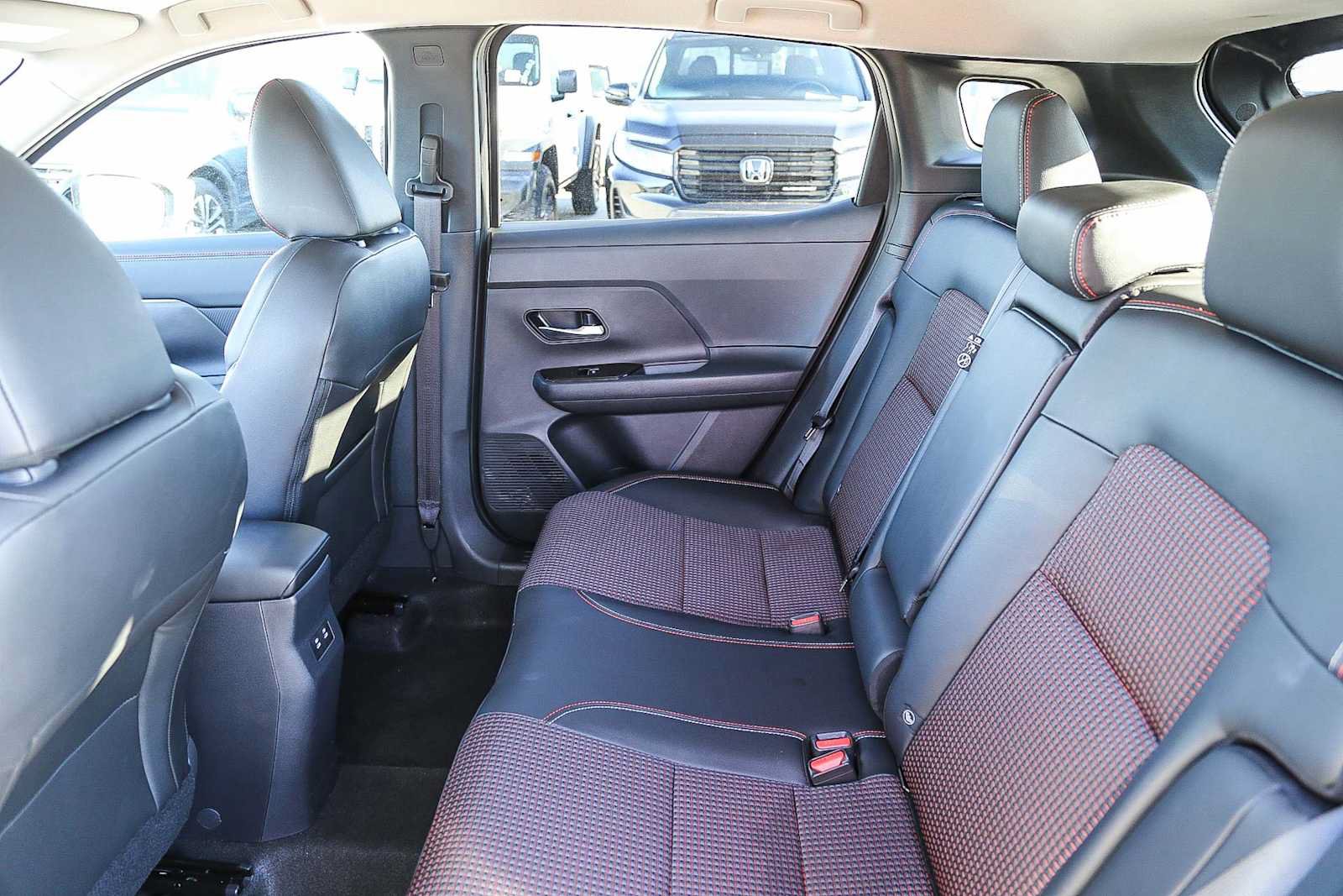 Used 2026 Nissan Kicks SR FWD image 18