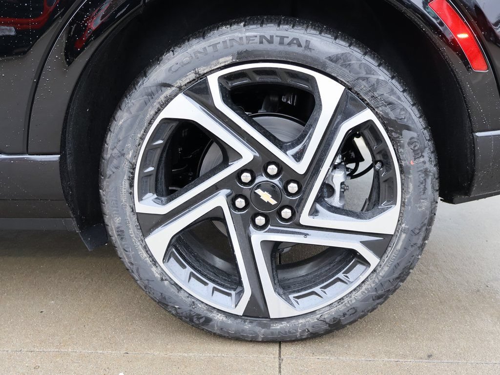 New 2026 Chevrolet Equinox EV LT w/ Convenience Package II FWD image 40