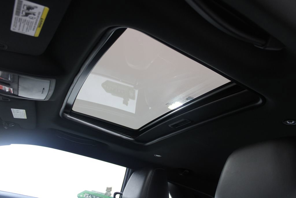 Used 2016 Dodge Challenger R/T Scat Pack w/ Leather Interior Group image 46