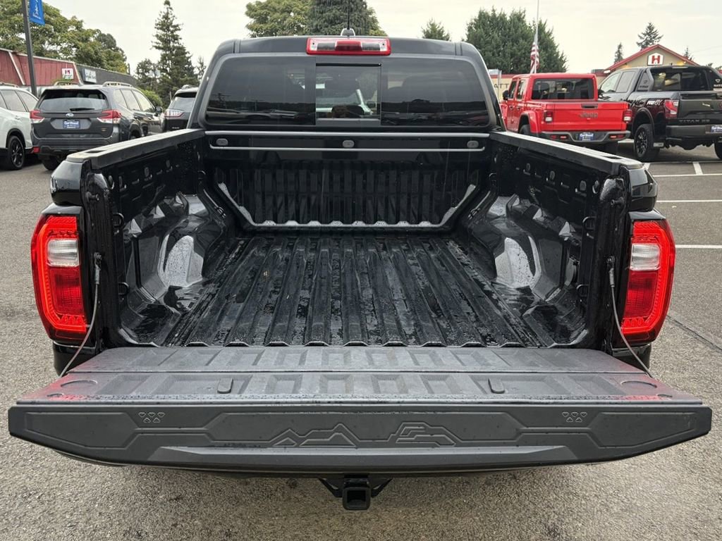 Used 2024 GMC Canyon AT4 image 9