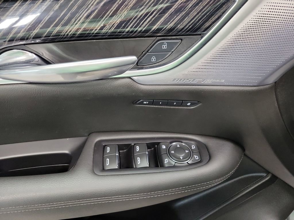 Used 2025 Cadillac XT6 Premium Luxury image 29