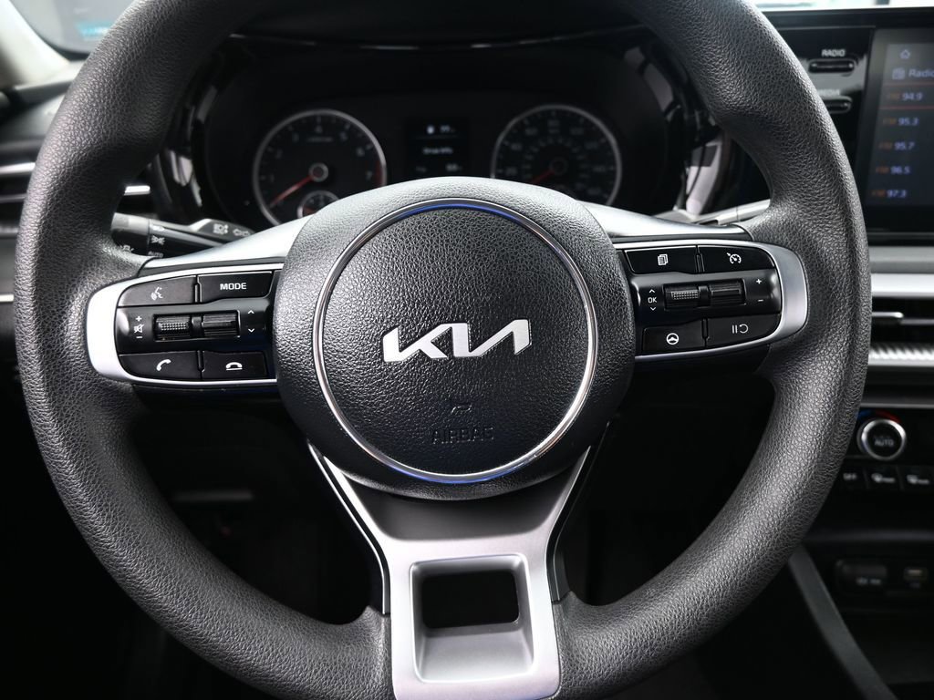 Used 2022 Kia K5 LXS image 24