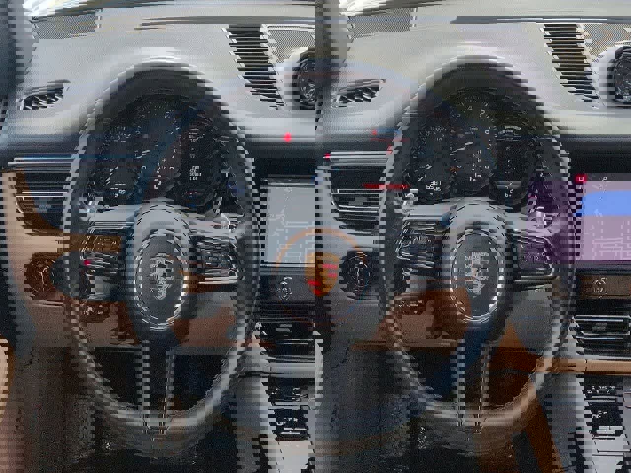 Used 2023 Porsche Macan Turbo image 24