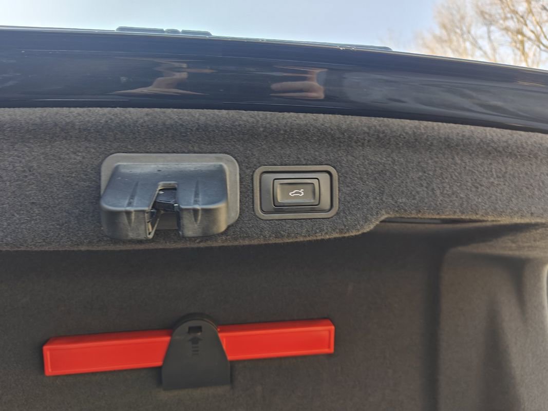 Used 2014 Audi A8 L TDI image 18