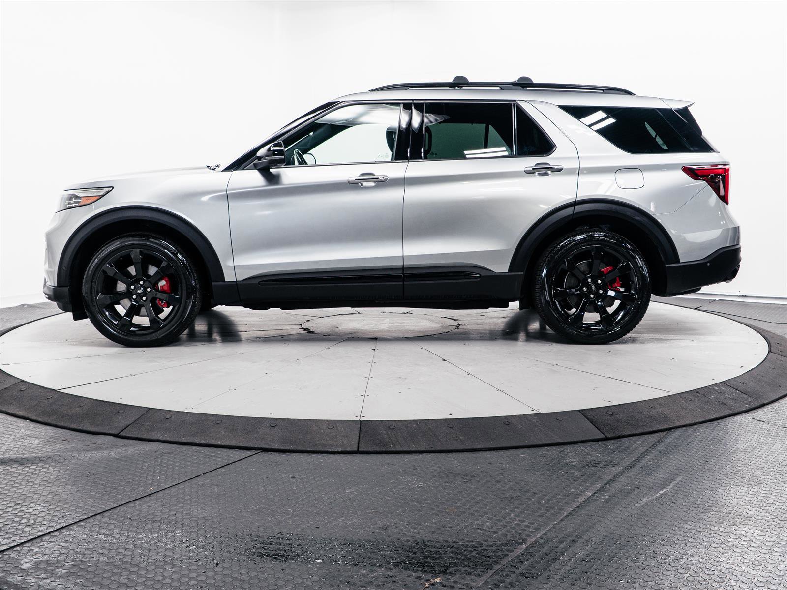 Used 2020 Ford Explorer ST w/ ST Street Pack AWD/4WD image 8