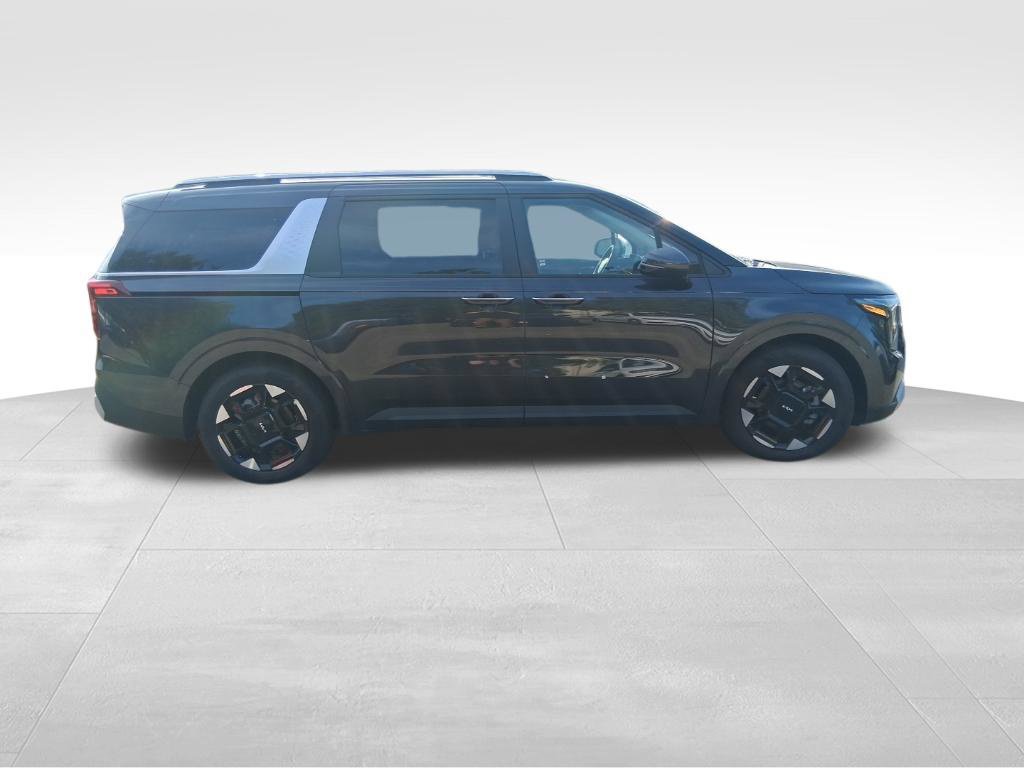 Certified 2026 Kia Carnival EX FWD image 4