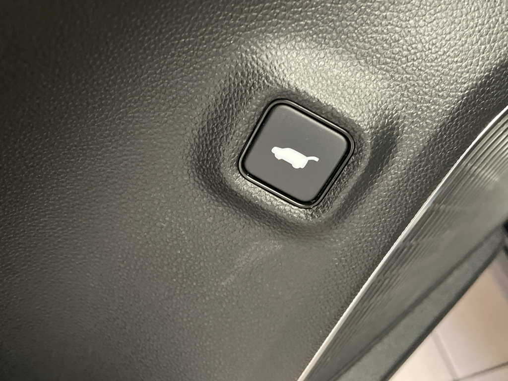 Used 2024 Acura MDX SH-AWD image 12