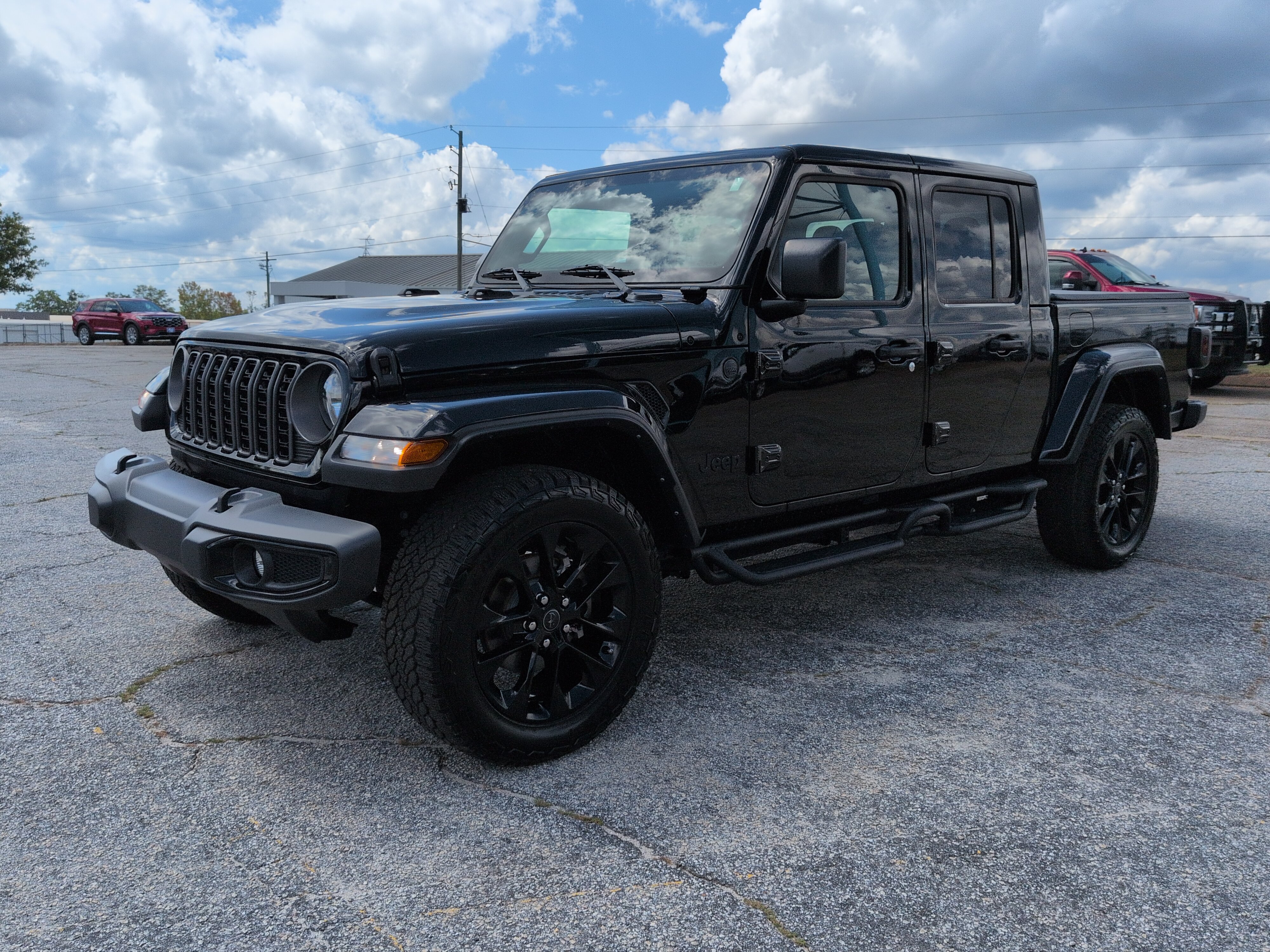 Used 2025 Jeep Gladiator Sport AWD/4WD image 6