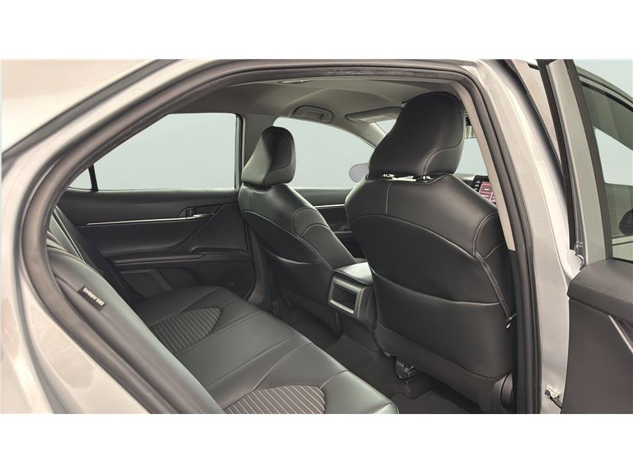 Used 2022 Toyota Camry SE w/ Carpet Mat Package (TMS) FWD image 16