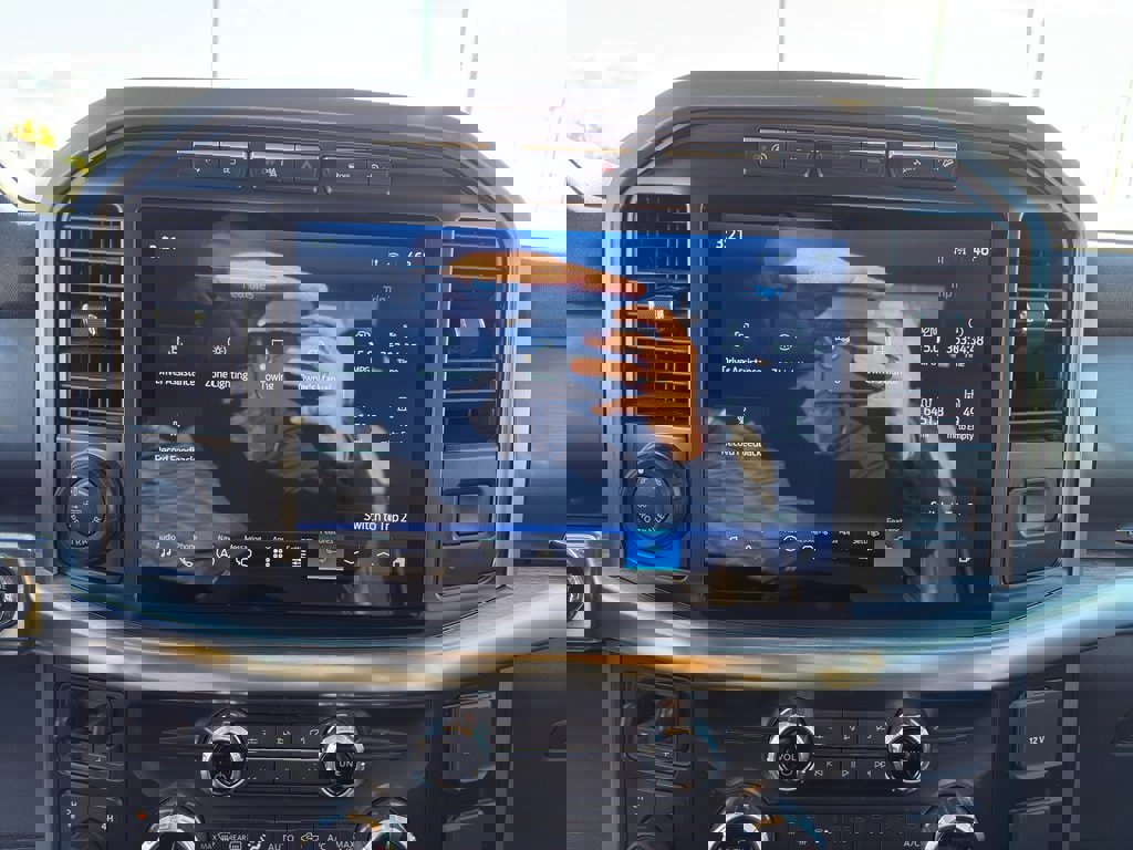 Used 2021 Ford F150 Lariat w/ Max Trailer Tow Package image 15