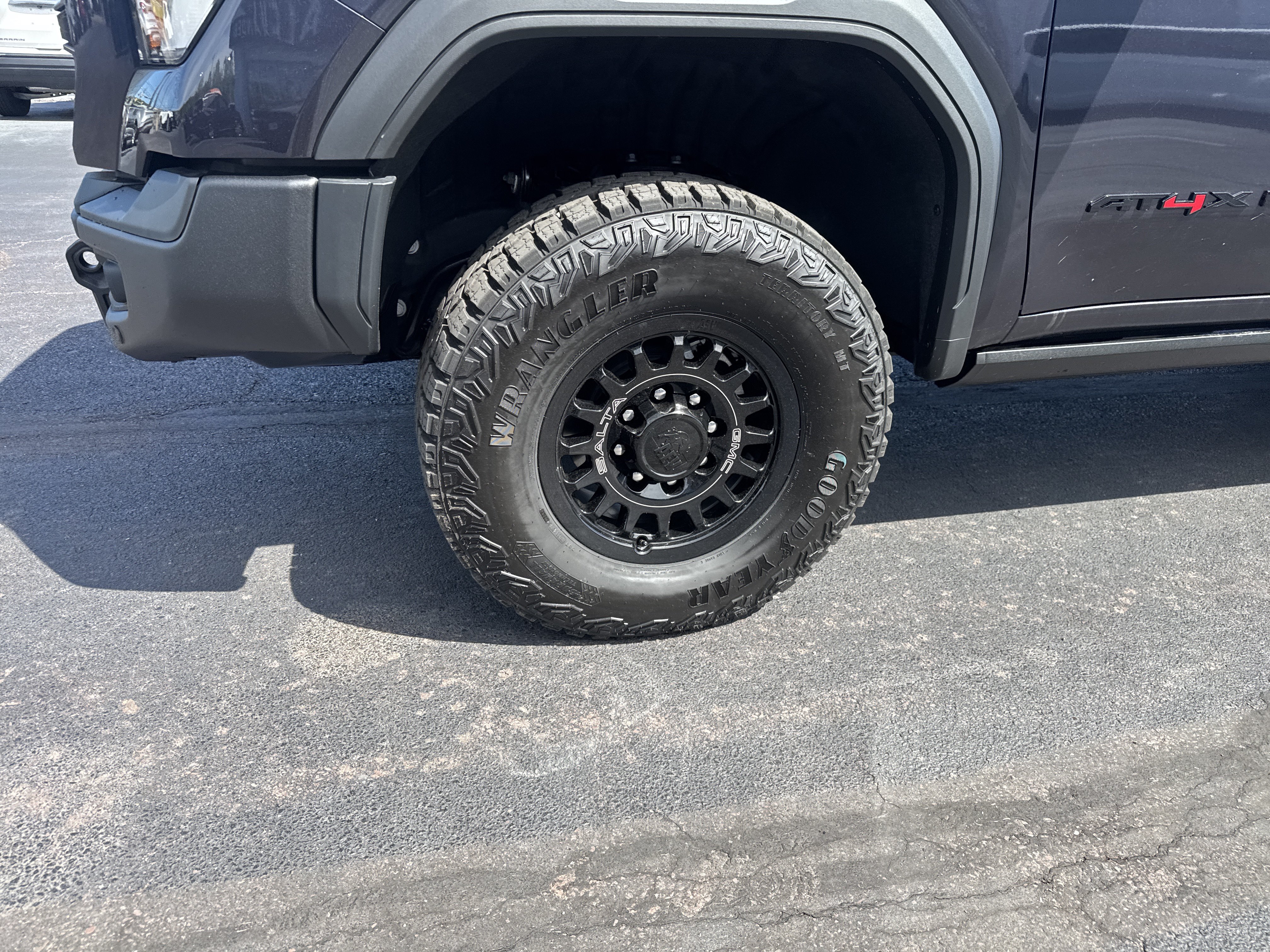 New 2026 GMC Sierra 2500 AT4X w/ AT4X AEV Edition AWD/4WD image 11