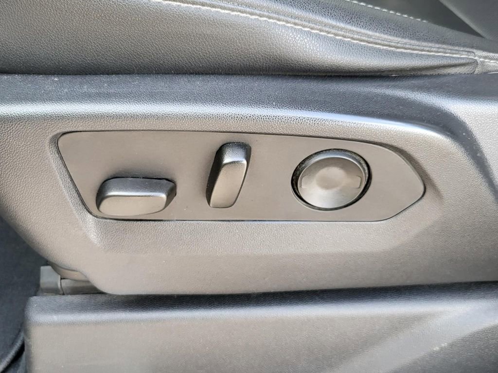 Used 2022 GMC Sierra 1500 SLT w/ SLT Convenience Package image 17