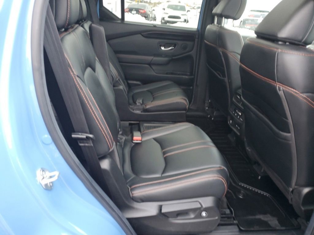 Used 2025 Honda Pilot TrailSport image 28