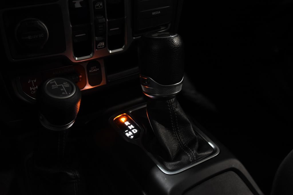 Used 2024 Jeep Wrangler Unlimited AWD/4WD image 25