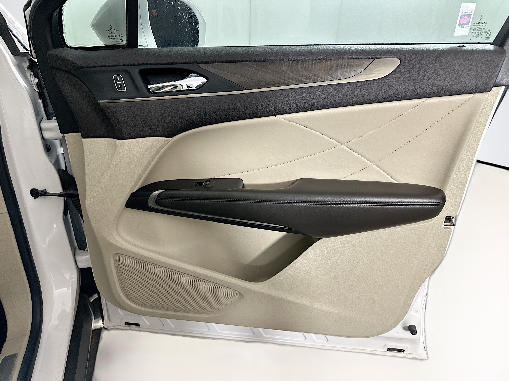 Used 2019 Lincoln MKC Reserve w/ MKC Technology Package FWD image 33
