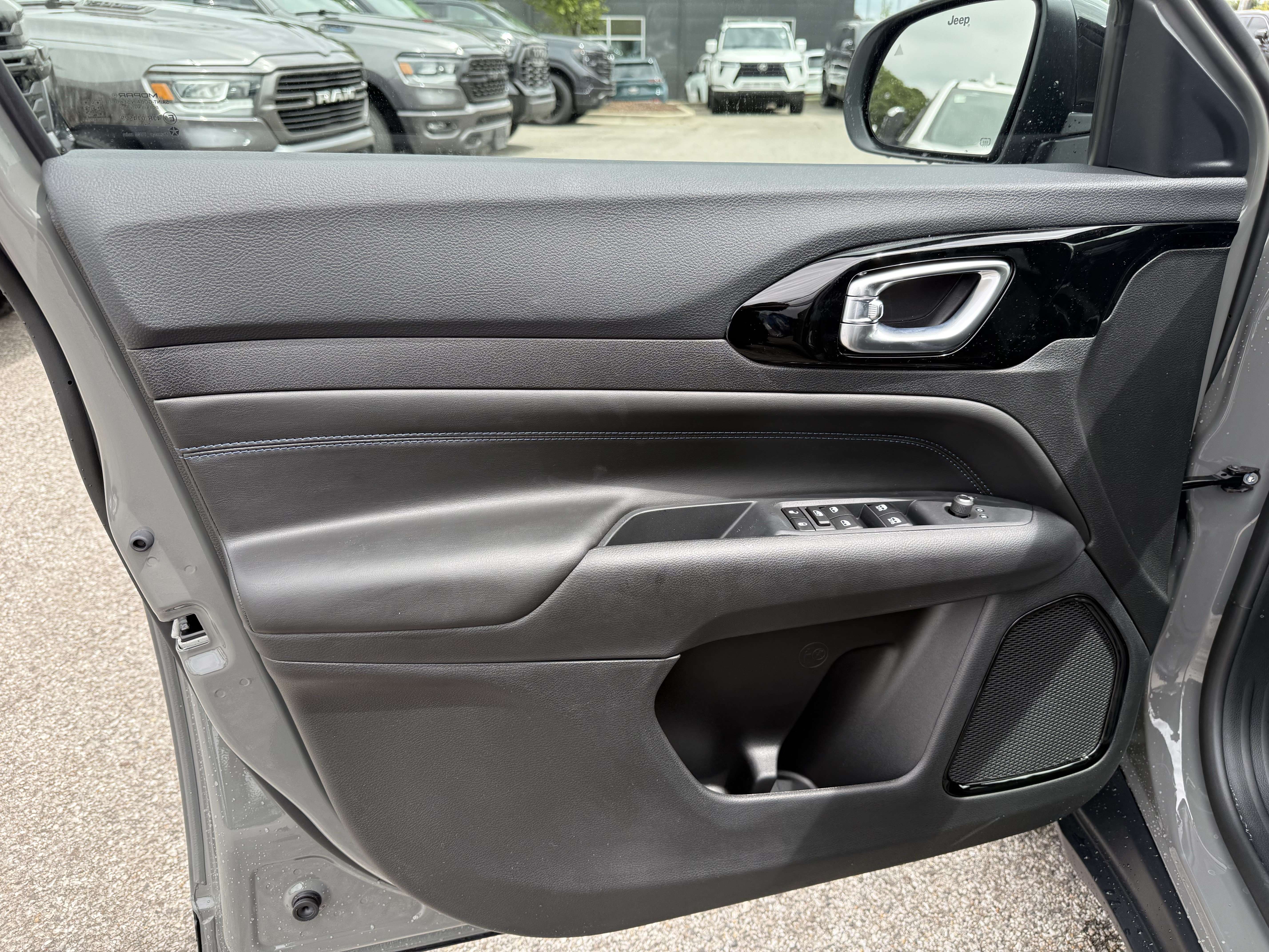 New 2026 Jeep Compass Latitude AWD/4WD image 14