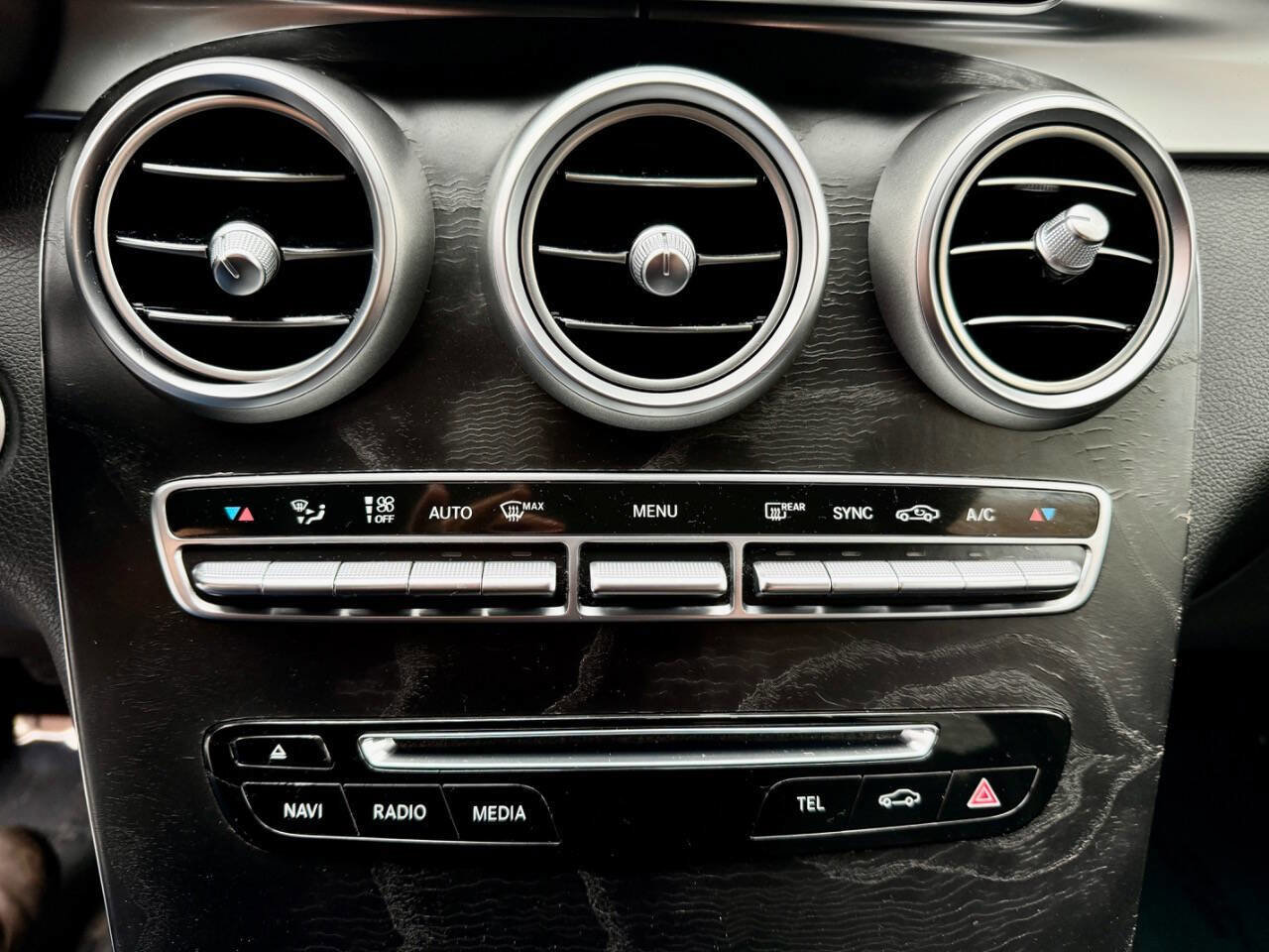 Used 2016 Mercedes-Benz GLC 300 w/ Premium Package image 33