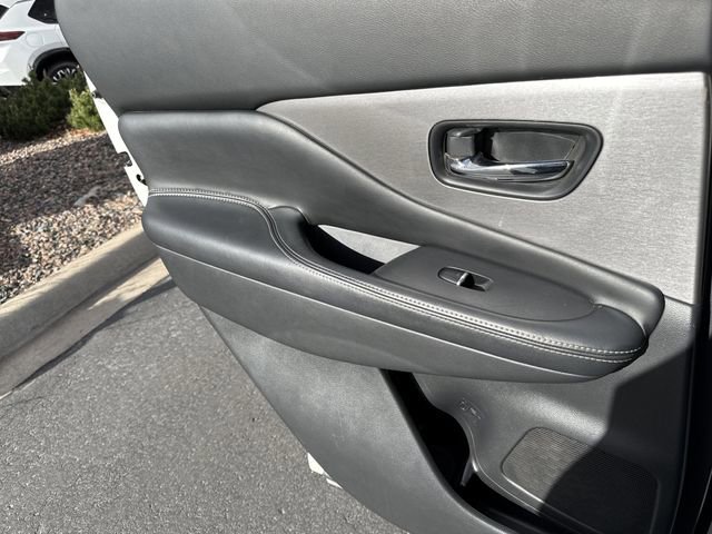 Used 2020 Nissan Murano SL w/ Moonroof Package image 14