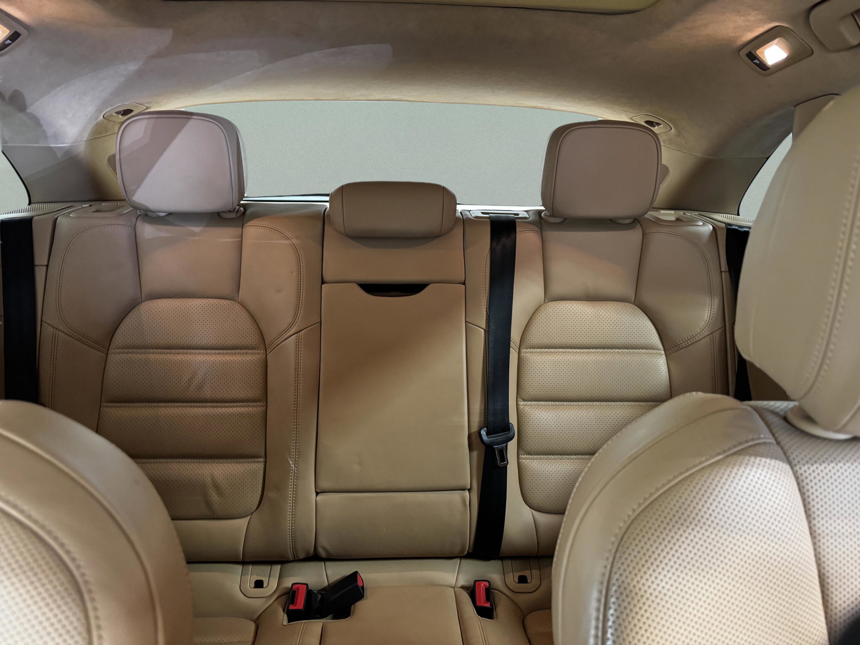 Used 2016 Porsche Macan Turbo image 24