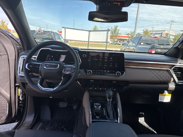 New 2026 GMC Canyon Denali w/ LPO, Denali Black Edition AWD/4WD image 15