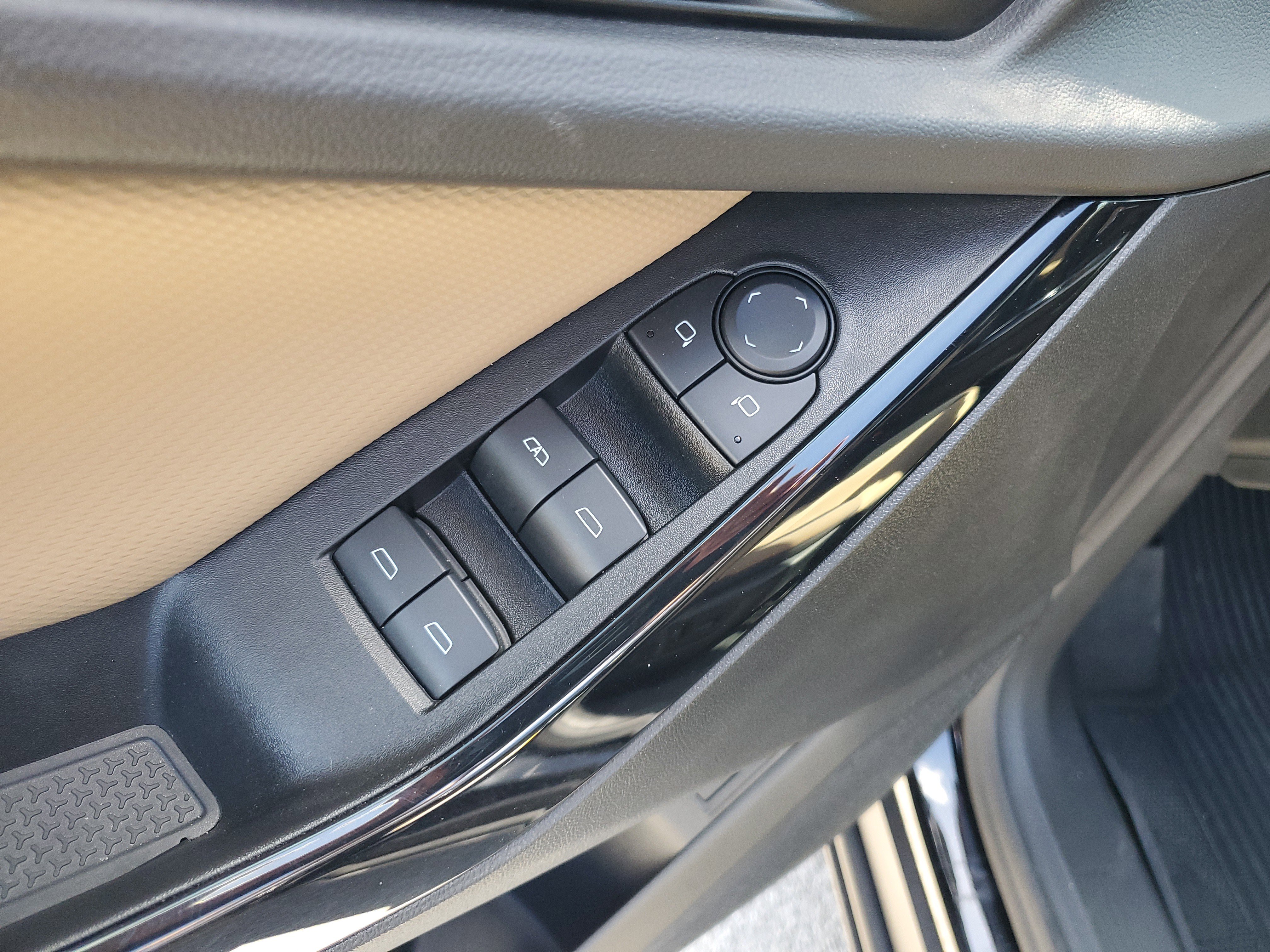 Used 2025 Chevrolet Equinox ACTIV AWD/4WD image 16