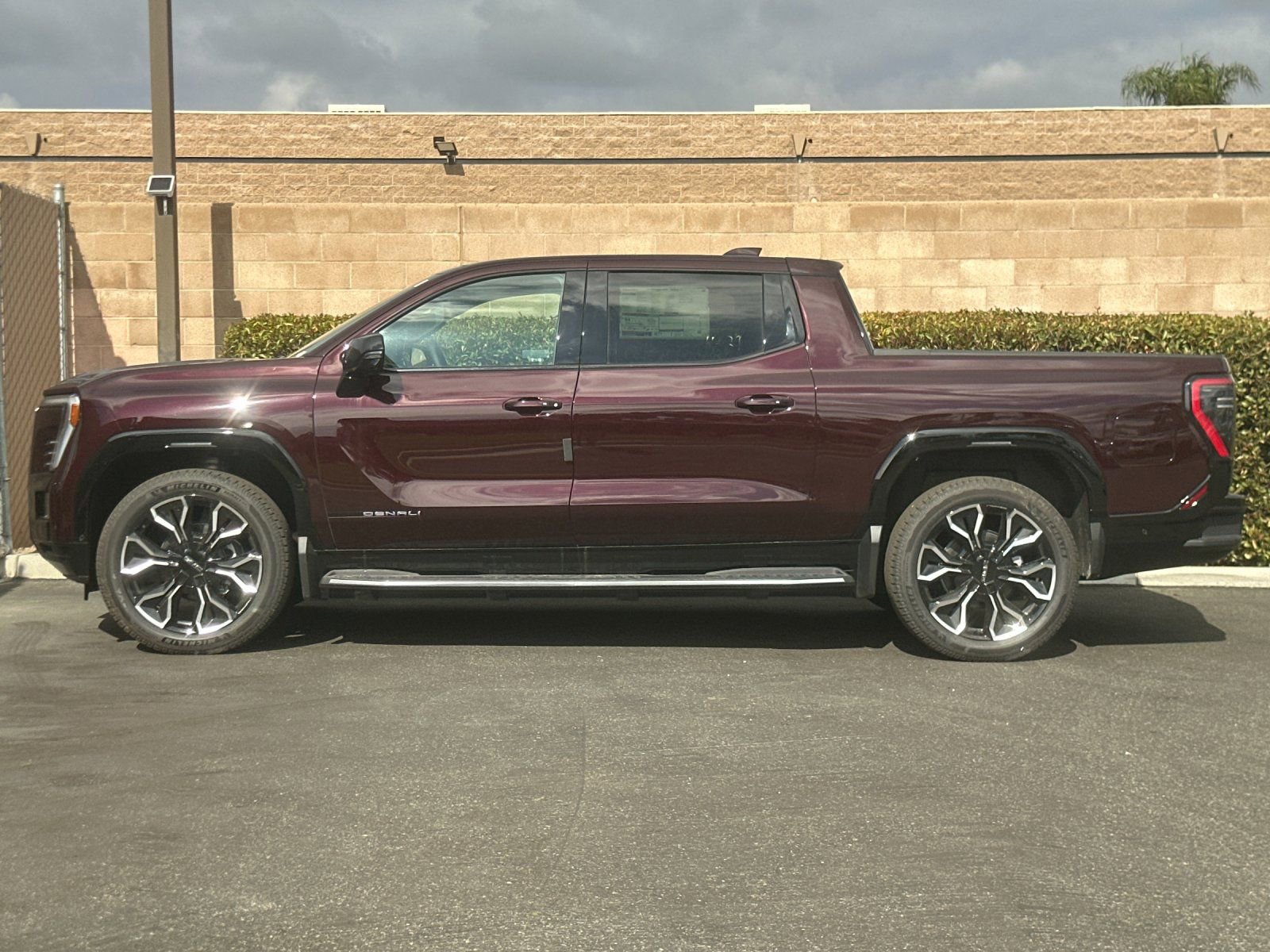 New 2025 GMC Sierra EV Denali AWD/4WD image 7