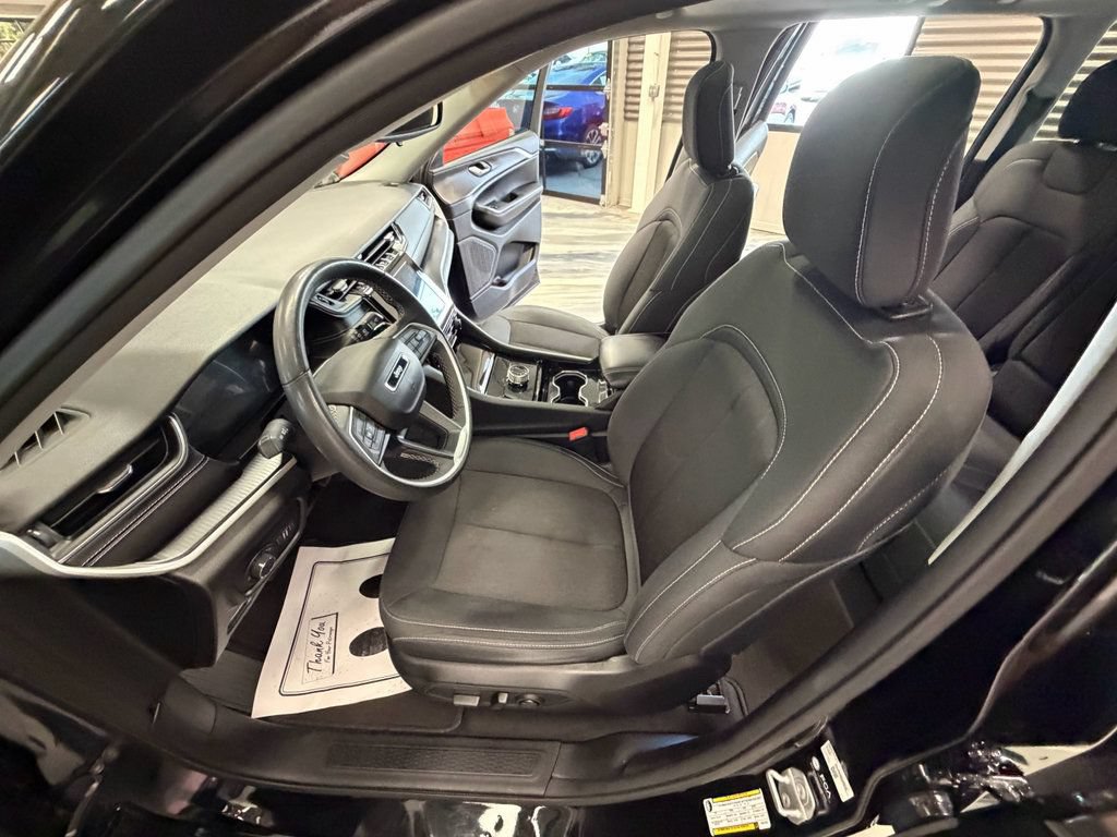 Used 2023 Jeep Grand Cherokee Laredo w/ Luxury Tech Group I AWD/4WD image 56