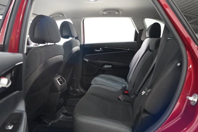 Used 2016 Kia Sorento LX image 32