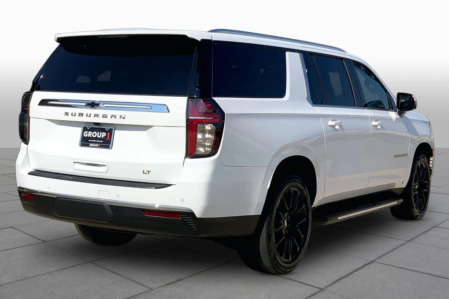 Used 2022 Chevrolet Suburban LT w/ LT Signature Package AWD/4WD image 12