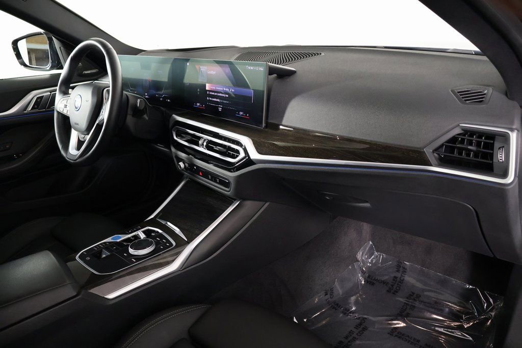Used 2023 BMW i4 eDrive35 image 9