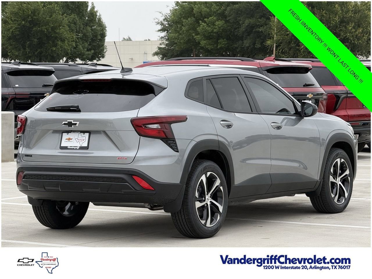 New 2026 Chevrolet Trax RS w/ Sunroof Package FWD image 4