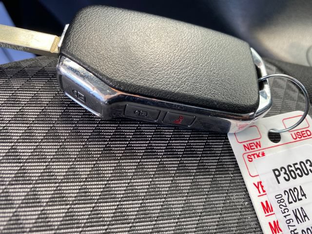 Used 2024 Kia Soul LX w/ Option Group 015 FWD image 24