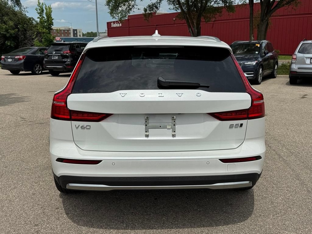 New 2026 Volvo V60 B5 Cross Country Plus w/ Climate Package AWD/4WD image 4