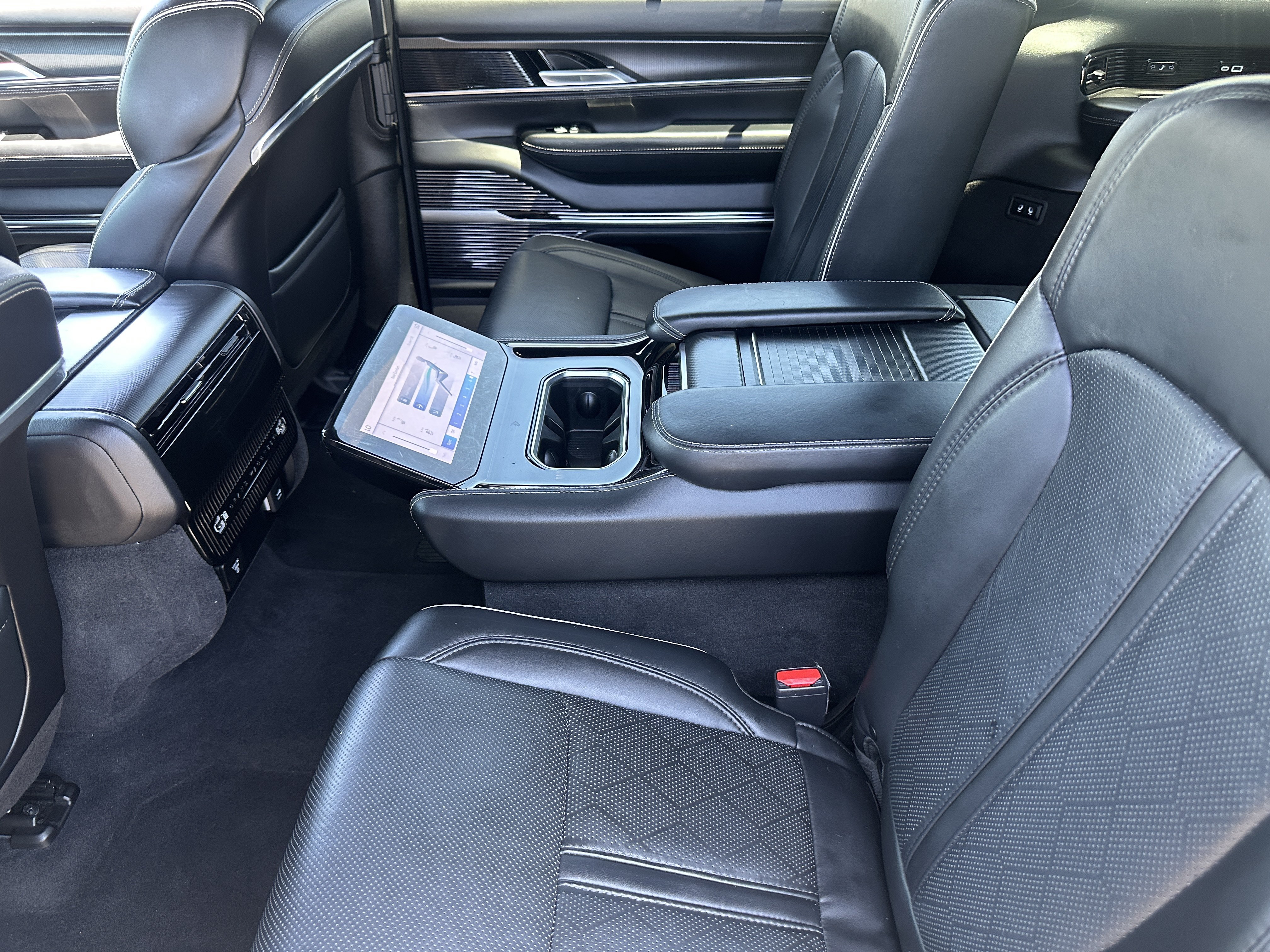 Used 2024 Jeep Grand Wagoneer L Series II w/ Quick Order Packagew 28T AWD/4WD image 14
