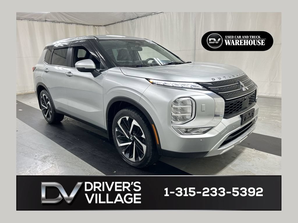 Used 2023 Mitsubishi Outlander SE AWD/4WD image 1