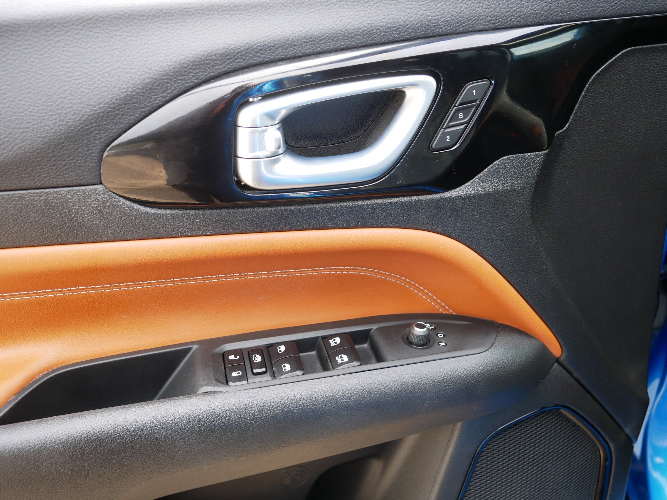 Used 2024 Jeep Compass Limited w/ Elite Group image 19