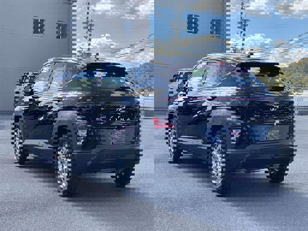 New 2026 Hyundai Kona SE image 3