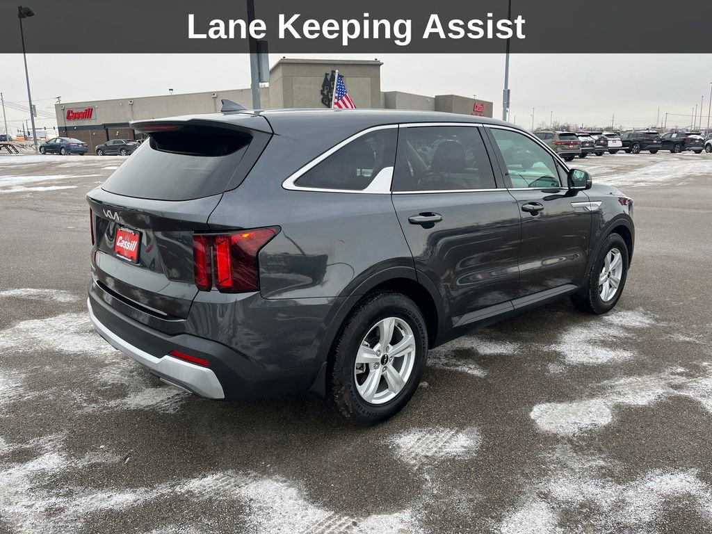 Used 2024 Kia Sorento LX image 6