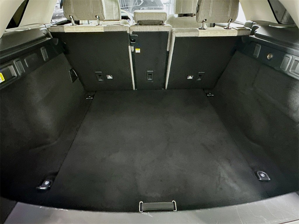 Used 2019 Land Rover Range Rover Velar R-Dynamic SE image 29