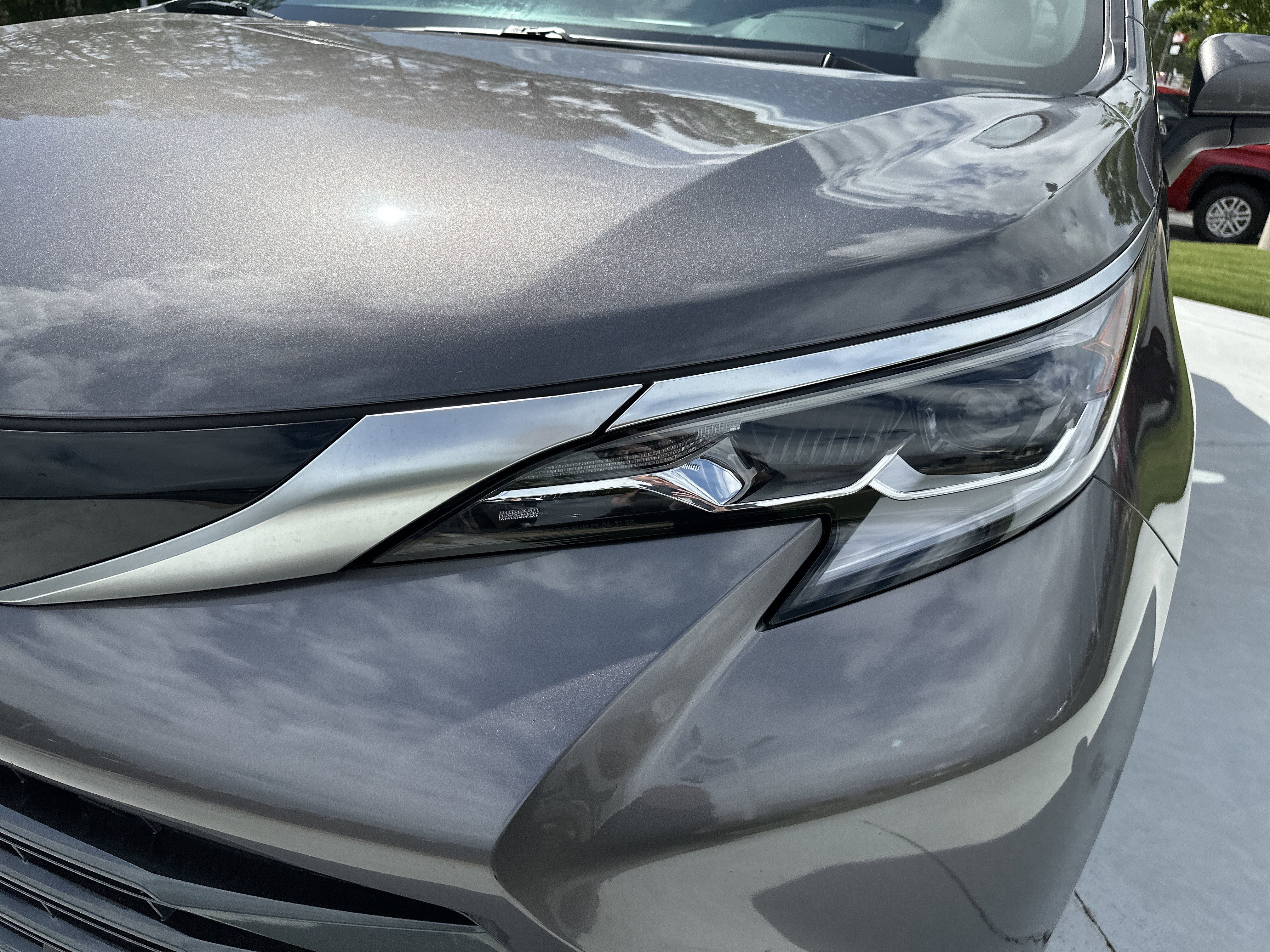 Certified 2023 Toyota Sienna Platinum FWD image 6