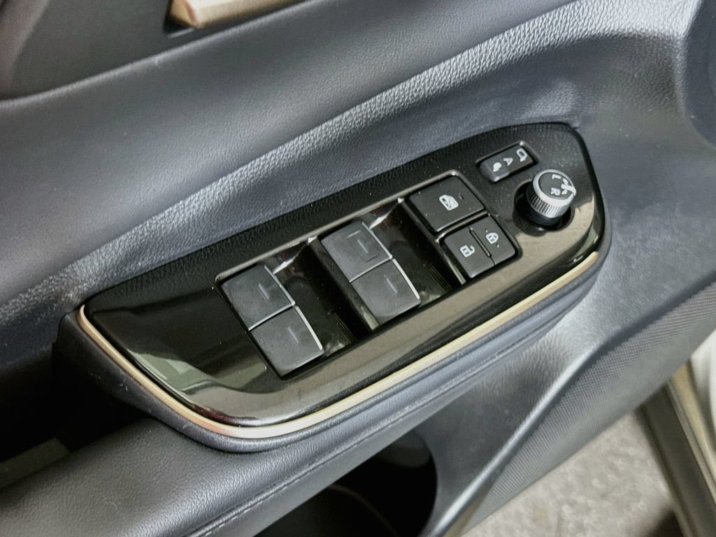 Used 2026 Toyota Crown AWD/4WD image 17