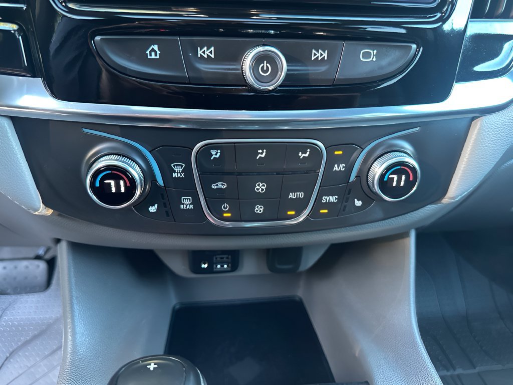 Used 2020 Chevrolet Traverse LT w/ LT Premium Package AWD/4WD image 20