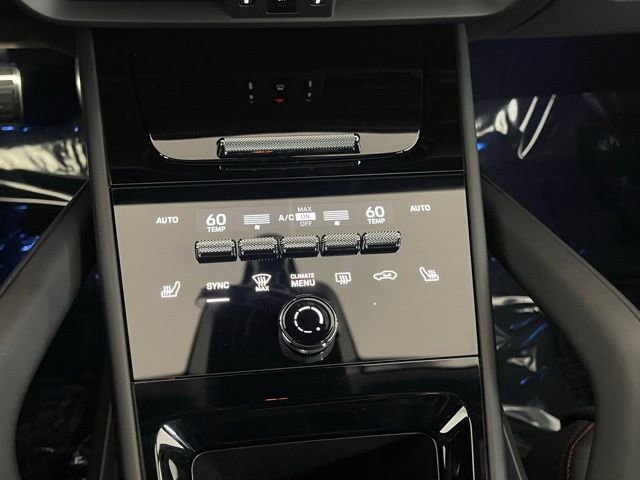 Used 2025 Porsche Cayenne GTS image 39